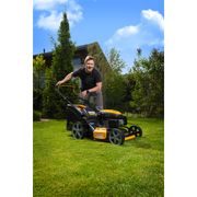 RIWALL PRO RPM 5155 PRO MULTIFUNKČNÍ TRAVNÍ SEKAČKA 4 V 1 S BENZINOVÝM MOTOREM A POJEZDEM - SEKAČKY SE ZÁBĚREM 50-56 CM - ZAHRADA