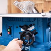SCHEPPACH HS 254 STOLOVÁ PILA + KOTOUČ PRO JEMNÉ ŘEZY (48 ZUBŮ) - STOLNÍ PILY - ELEKTRICKÉ NÁŘADÍ