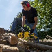 POWERPLUS POWXG10024 ELEKTRICKÁ ŘETĚZOVÁ PILA 2 400W 400MM - ELEKTRICKÉ ŘETĚZOVÉ PILY - ZAHRADA