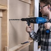 SCHEPPACH DH 2280 VRTACÍ/SEKACÍ KLADIVO 3,6 KG S VÝMĚNNÝM SKLÍČIDLEM - KOMB. KLADIVA SDS + - ELEKTRICKÉ NÁŘADÍ