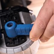 SCHEPPACH C-MBS635-X-SET S 20 V IXES AKU PÁSOVÁ PILA NA KOV + 2AH BATERIE + NABÍJEČKA 2,4 A - AKU PILY PÁSOVÉ - AKU NÁŘADÍ