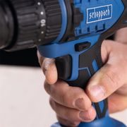 SCHEPPACH BC-CD60-X-SET S 20 V IXES AKU PŘÍKLEPOVÝ VRTACÍ ŠROUBOVÁK + 2AH BATERIE + NABÍJEČKA 2,4 A - PŘÍKLEPOVÝ ŠROUBOVÁK 18V - 20V - AKU NÁŘADÍ