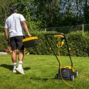 POWERPLUS POWEG62205 ELEKTRICKÁ SEKAČKA 1300W 320MM - ELEKTRICKÉ SEKAČKY - ZAHRADA