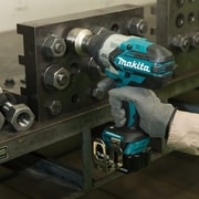 MAKITA DTW1001RTJ - AKU RÁZOVÝ UTAHOVÁK 3/4" LI-ION LXT 18V/5,0AH - RÁZOVÝ UTAHOVÁK 18V - AKU NÁŘADÍ