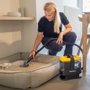 POWERPLUS POWX3275 ČISTIČ KOBERCŮ A ČALOUNĚNÍ 450W 1L - VYSAVAČE PRO SUCHÉ I MOKRÉ SÁNÍ - ELEKTRICKÉ NÁŘADÍ