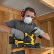 POWERPLUS POWX0461 PÁSOVÁ BRUSKA 900 W - PÁSOVÉ BRUSKY - ELEKTRICKÉ NÁŘADÍ