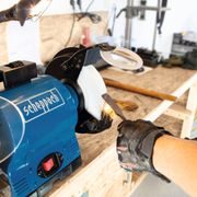 SCHEPPACH BG 200 AL DVOUKOTOUČOVÁ BRUSKA S BÍLÝM KAMENEM - DVOUKOTOUČOVÉ BRUSKY - ELEKTRICKÉ NÁŘADÍ