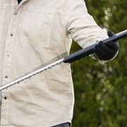 SCHEPPACH C-HT570-X-SET S 20 V IXES AKU PLOTOSTŘIH + 2AH BATERIE + NABÍJEČKA 2,4 A - AKUMULÁTOROVÝ PLOTOSTŘIH - ZAHRADA