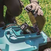 MAKITA LM003GU102 - AKU SEKAČKA 380MM LI-ION XGT 40V/4,0AH - AKUMULÁTOROVÉ SEKAČKY - ZAHRADA