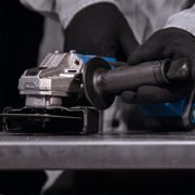 SCHEPPACH BC-AG125-X-SET S 20 V IXES AKU ÚHLOVÁ BRUSKA + 2AH BATERIE + NABÍJEČKA 2,4 A - AKU UHLOVÉ BRUSKY - AKU NÁŘADÍ