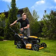 RIWALL PRO RPM 5155 PRO MULTIFUNKČNÍ TRAVNÍ SEKAČKA 4 V 1 S BENZINOVÝM MOTOREM A POJEZDEM - SEKAČKY SE ZÁBĚREM 50-56 CM - ZAHRADA