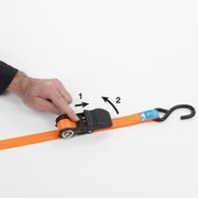 KREATOR KRTH40806 UPÍNACÍ POPRUH RÁČNOVÝ S HÁKY 225KG / 4,5M (SADA 2KS) HIGH QUALITY - UPÍNACÍ PÁSY (KURTNY) A GUMY - DÍLNA A GARÁŽ