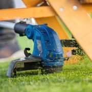 SCHEPPACH C-LT300-X-SET S 20 V IXES AKU VYŽÍNAČ + 2AH BATERIE + NABÍJEČKA 2,4 A - AKUMULÁTOROVÉ VYŽÍNAČE - ZAHRADA