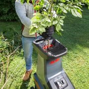 DRTIČ VĚTVÍ AL-KO EASY CRUSH LH 2810, VÁLCOVÝ - DRTIČ S ELEKTRICKÝM MOTOREM - ZAHRADA