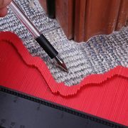 ŠABLONA DG680, 125X101MM, S UZAMKNUTÍM, POMŮCKA NA OBKRESLENÍ TVARŮ - ŘEZAČKY OBKLADŮ A DLAŽBY + PŘÍSLUŠENSTVÍ - STAVEBNÍ TECHNIKA