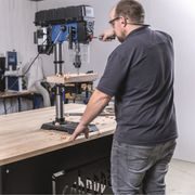 SCHEPPACH TBM 300 VARIO STOJANOVÁ VRTAČKA S KŘÍŽOVÝM LASEREM A LED OSVĚTLENÍM - STOLNÍ SLOUPOVÉ VRTAČKY - ELEKTRICKÉ NÁŘADÍ