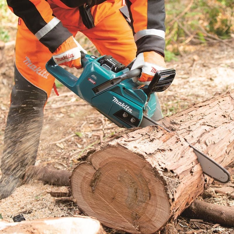 MAKITA UC011GZ - AKU ŘETĚZOVÁ PILA 350 MM LI-ION XGT 40V,BEZ AKU Z - AKU ŘETĚZOVÉ PILY - ZAHRADA