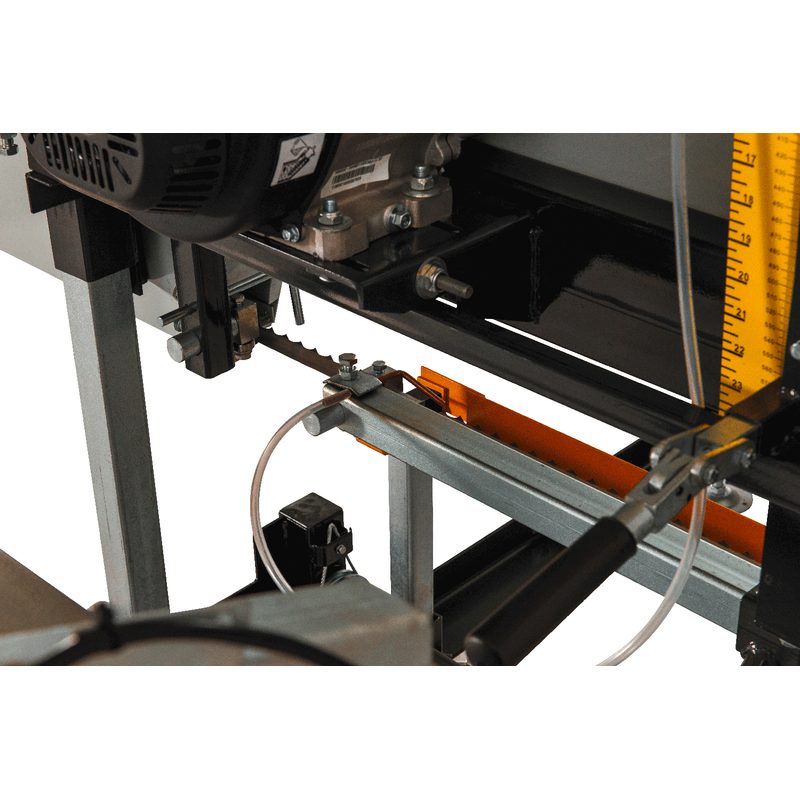 KMENOVÁ PÁSOVÁ BENZÍNOVÁ PILA LUMAG BSW66 GL - PÁSOVÉ PILY NA DŘEVO - DŘEVOOBRÁBĚCÍ STROJE