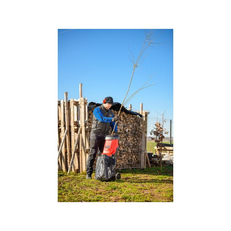 ELEKTRICKÝ DRTIČ VĚTVÍ HAHN & SOHN CEDRUS RE04 - DRTIČ S ELEKTRICKÝM MOTOREM - ZAHRADA