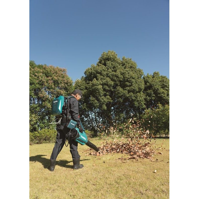 MAKITA UB003CZ - AKU OFUKOVAČ LI-ION, EXTERNÍ ZDROJ BEZ AKU Z - AKU VYSAVAČ LISTÍ - ZAHRADA