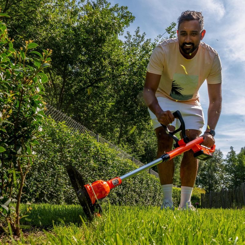 POWERPLUS POWDPG75421 AKU STRUNOVÁ SEKAČKA 20V LI-ION PLUS NABÍJEČKA PLUS BATERIE 20V 2,0 AH - AKUMULÁTOROVÉ VYŽÍNAČE - ZAHRADA