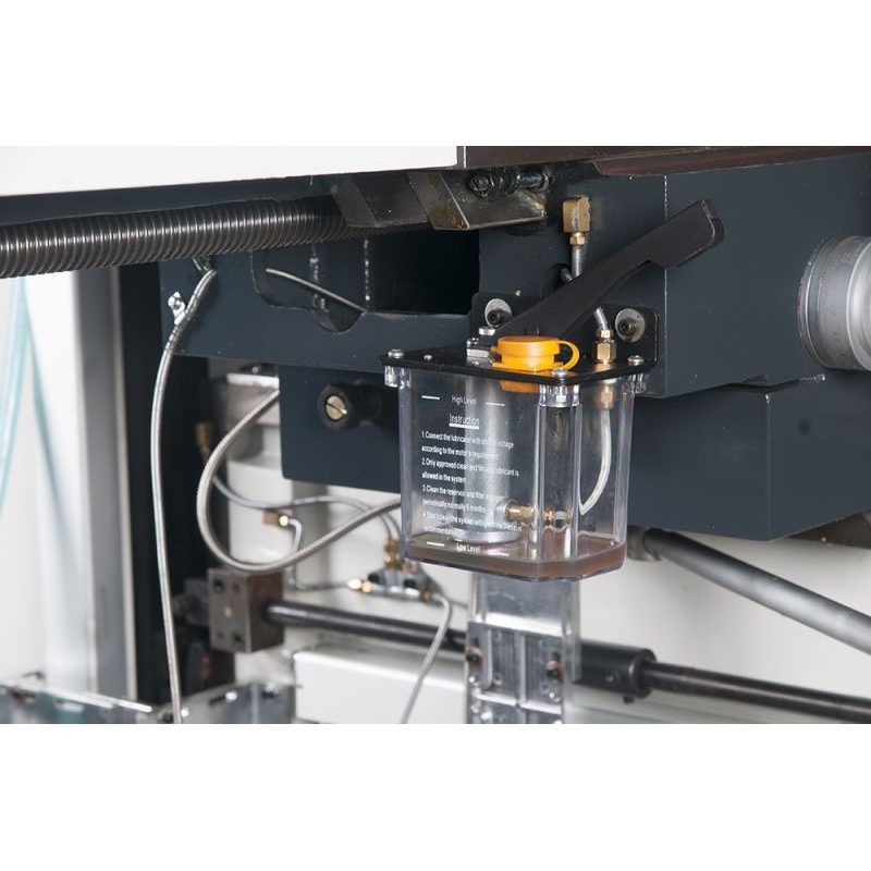 FVV-135PDN - UNIVERZÁLNÍ FRÉZKA - UNIVERZÁLNÍ FRÉZKY - KOVOOBRÁBĚCÍ STROJE