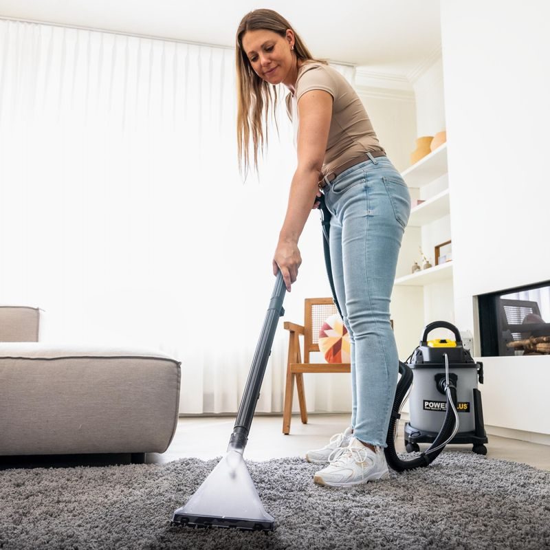 POWERPLUS POWX326 VYSAVAČ SUCHO/MOKRO 1 600 W S TEPOVAČEM - VYSAVAČE - ELEKTRICKÉ NÁŘADÍ