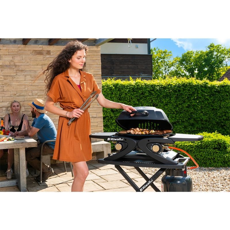 RIWALL PRO RGG 20 COMPACT SET PŘENOSNÝ PLYNOVÝ GRIL 4,2 KW SE DVĚMA HOŘÁKY A POJÍZDNÝM SKLÁDACÍM STOLKEM - PLYNOVÉ GRILY - ZAHRADA