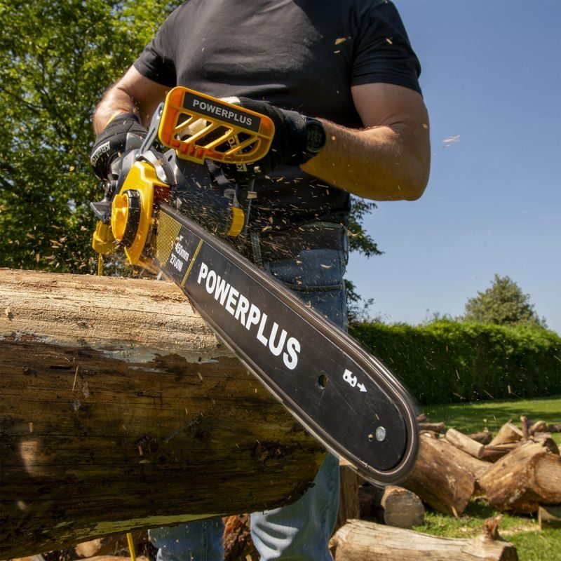 POWERPLUS POWXG10027 ELEKTRICKÁ ŘETĚZOVÁ PILA 2 700W 450MM - ELEKTRICKÉ ŘETĚZOVÉ PILY - ZAHRADA