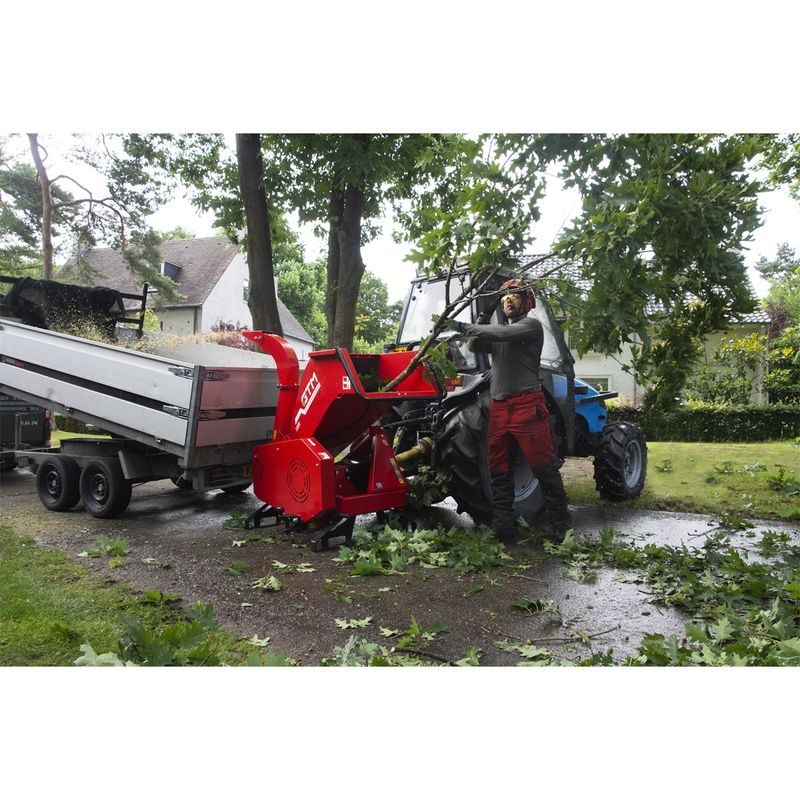 GTM GTS 1800 PTO DRTIČ DŘEVA S POHONEM NA HŘÍDEL - DRTIČ S BENZÍNOVÝM MOTOREM - ZAHRADA