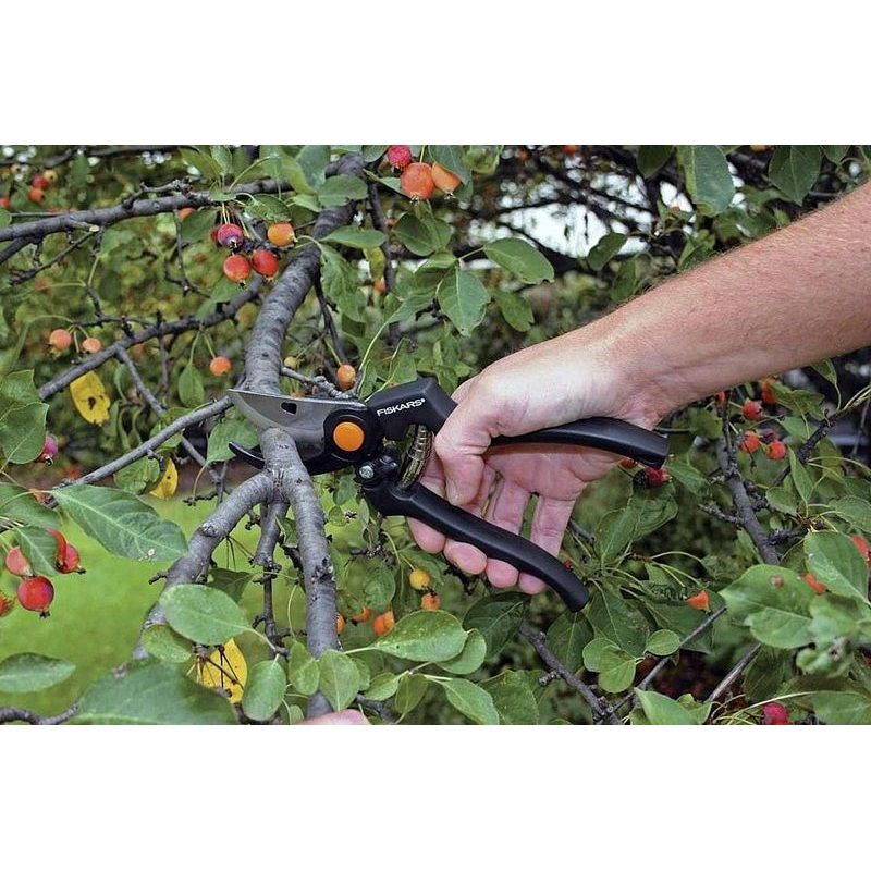 NŮŽKY PROFESIONÁLNÍ FISKARS P90 2-ČEPELOVÉ, PR. STŘIHU 26MM - ZAHRADNÍ NŮŽKY - ZAHRADA