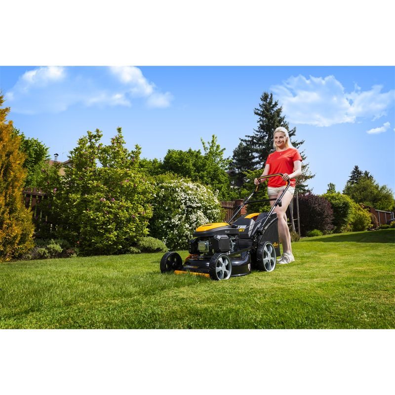 RIWALL PRO RPM 5155 PRO MULTIFUNKČNÍ TRAVNÍ SEKAČKA 4 V 1 S BENZINOVÝM MOTOREM A POJEZDEM - SEKAČKY SE ZÁBĚREM 50-56 CM - ZAHRADA