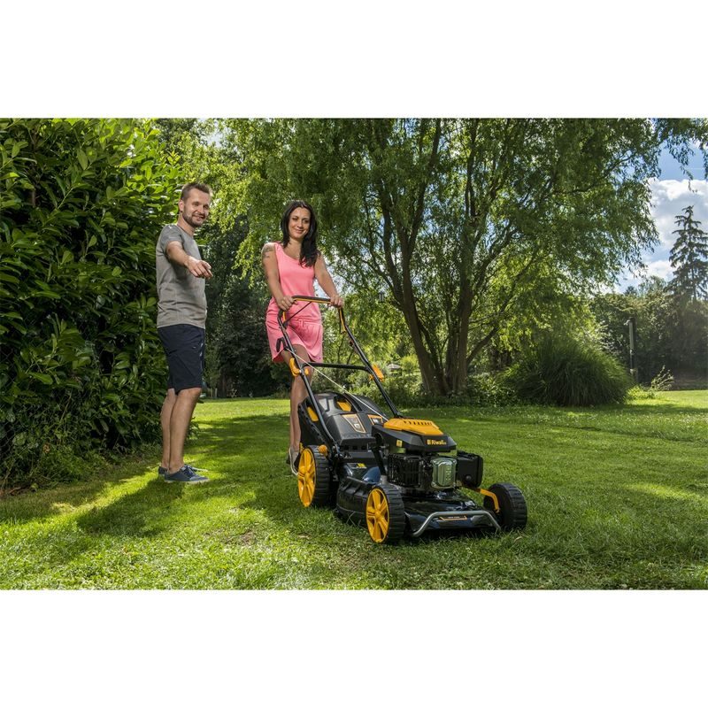 RIWALL PRO RPM 5355 MULTIFUNKČNÍ TRAVNÍ SEKAČKA 4 V 1 S BENZINOVÝM MOTOREM A POJEZDEM - SEKAČKY SE ZÁBĚREM 50-56 CM - ZAHRADA