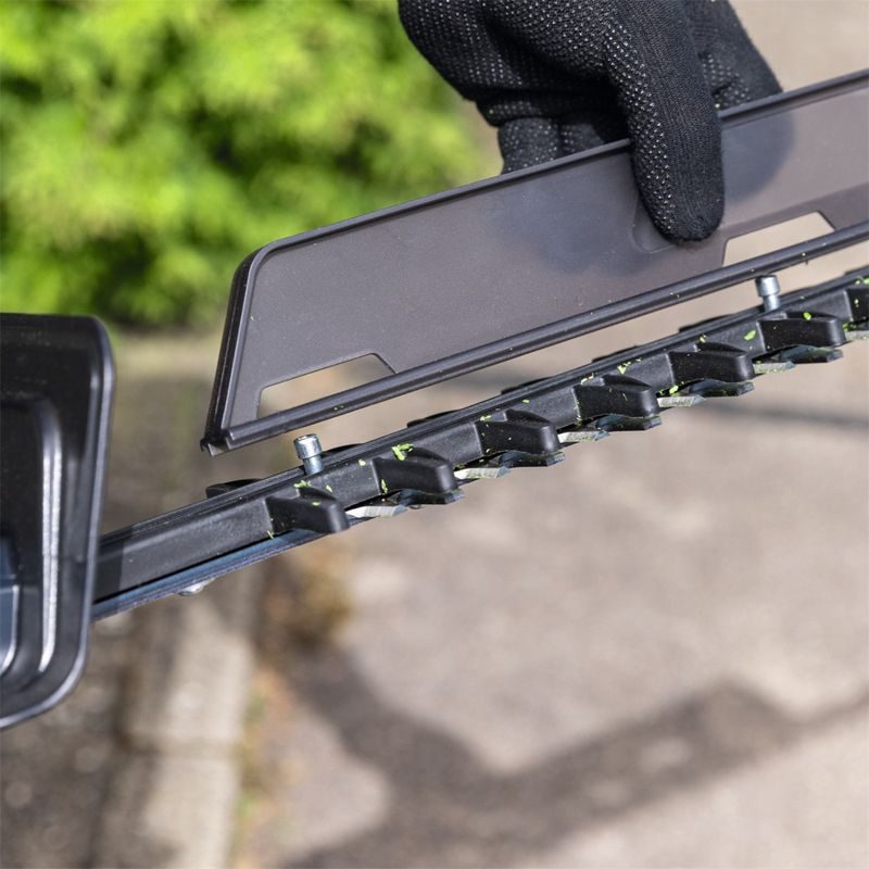 SCHEPPACH BC-HT720-X-SET S2 2X20 V IXES AKU PLOTOSTŘIH + 2X 2AH BATERIE + DUÁLNÍ NABÍJEČKA 2,4 A - AKUMULÁTOROVÝ PLOTOSTŘIH - ZAHRADA