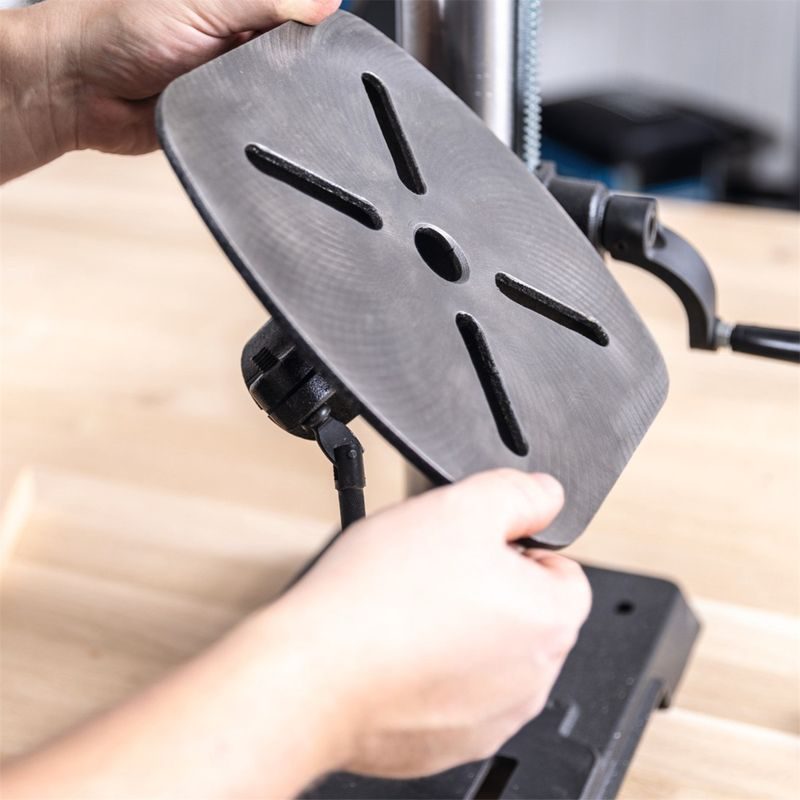 SCHEPPACH TBM 300 VARIO STOJANOVÁ VRTAČKA S KŘÍŽOVÝM LASEREM A LED OSVĚTLENÍM - STOLNÍ SLOUPOVÉ VRTAČKY - ELEKTRICKÉ NÁŘADÍ