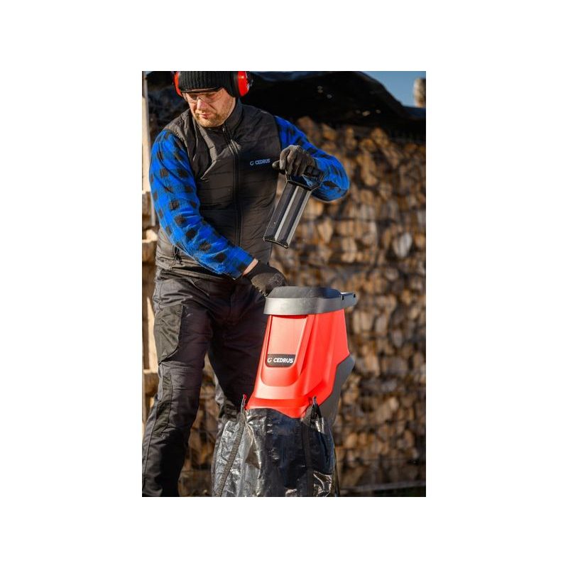 ELEKTRICKÝ DRTIČ VĚTVÍ HAHN & SOHN CEDRUS RE04 - DRTIČ S ELEKTRICKÝM MOTOREM - ZAHRADA