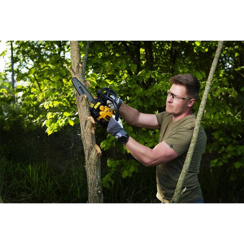 RIWALL PRO RPCS 2526 JEDNORUČNÍ ŘETĚZOVÁ VYVĚTVOVACÍ PILA S BENZINOVÝM MOTOREM 25 CCM - PROŘEZÁVACÍ PILY - ZAHRADA