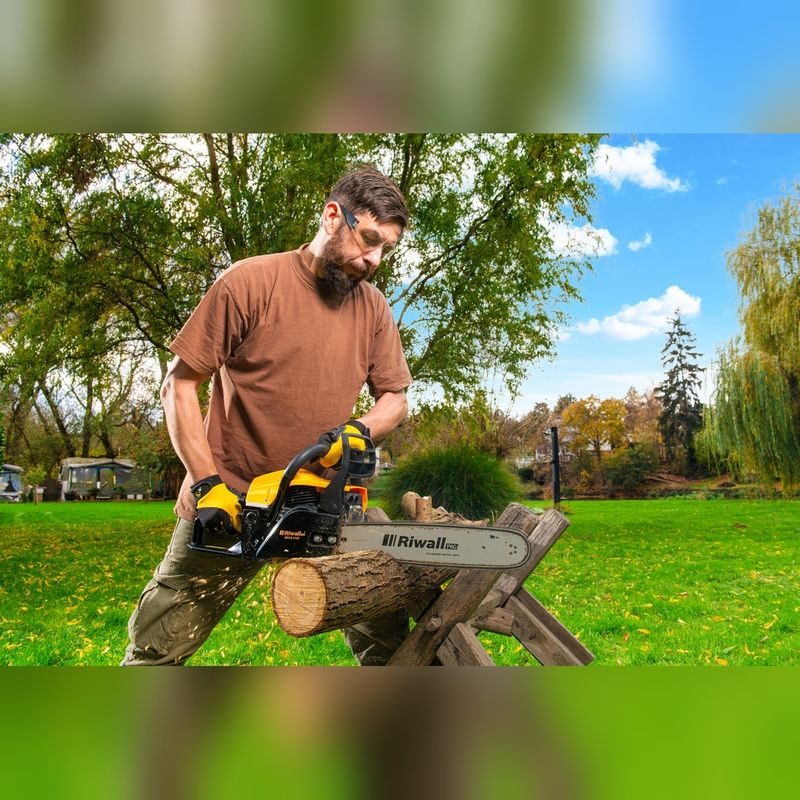 RIWALL PRO RPCS 5140 SET ŘETĚZOVÁ PILA S BENZINOVÝM MOTOREM 49 CCM + NÁHRADNÍ ŘETĚZ + RUKAVICE + OCHRANNÉ BRÝLE - MOTOROVÉ (BENZÍNOVÉ) ŘETĚZOVÉ PILY - ZAHRADA