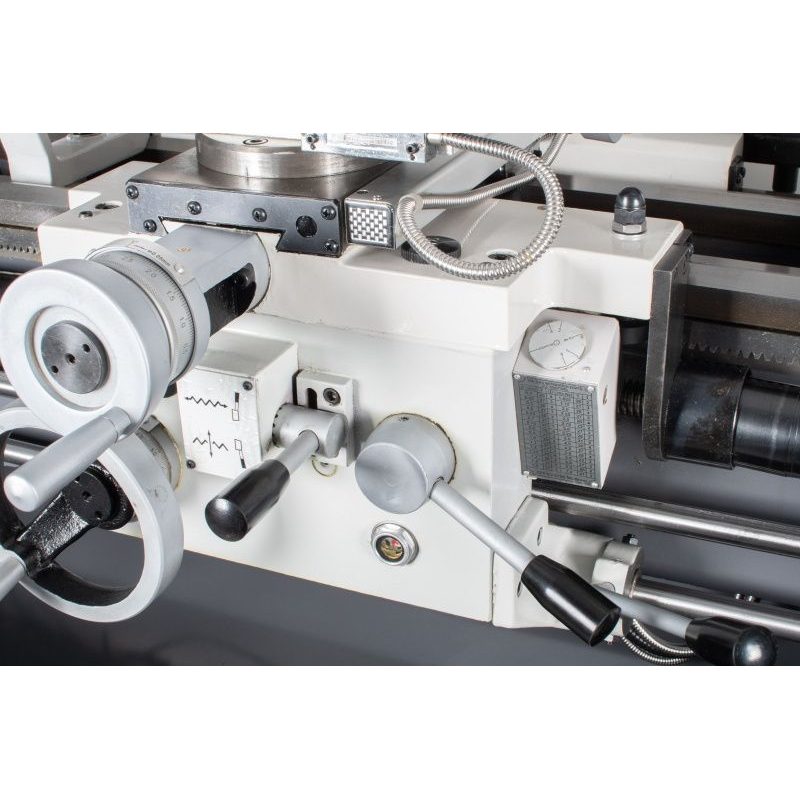 SPE-1000PV - SOUSTRUH NA KOV S DIGITÁLNÍM ODMĚŘOVÁNÍM - SOUSTRUHY - KOVOOBRÁBĚCÍ STROJE