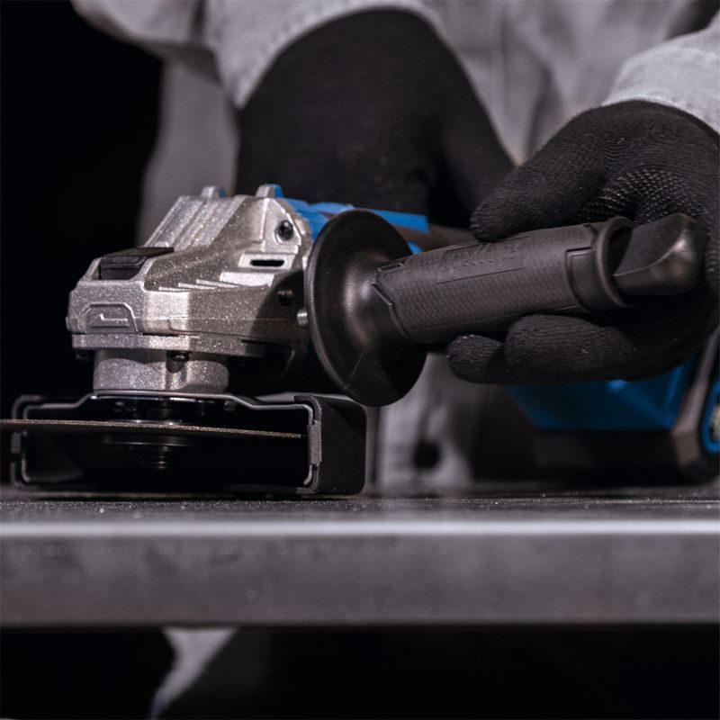 SCHEPPACH BC-AG125-X-SET S 20 V IXES AKU ÚHLOVÁ BRUSKA + 2AH BATERIE + NABÍJEČKA 2,4 A - AKU UHLOVÉ BRUSKY - AKU NÁŘADÍ