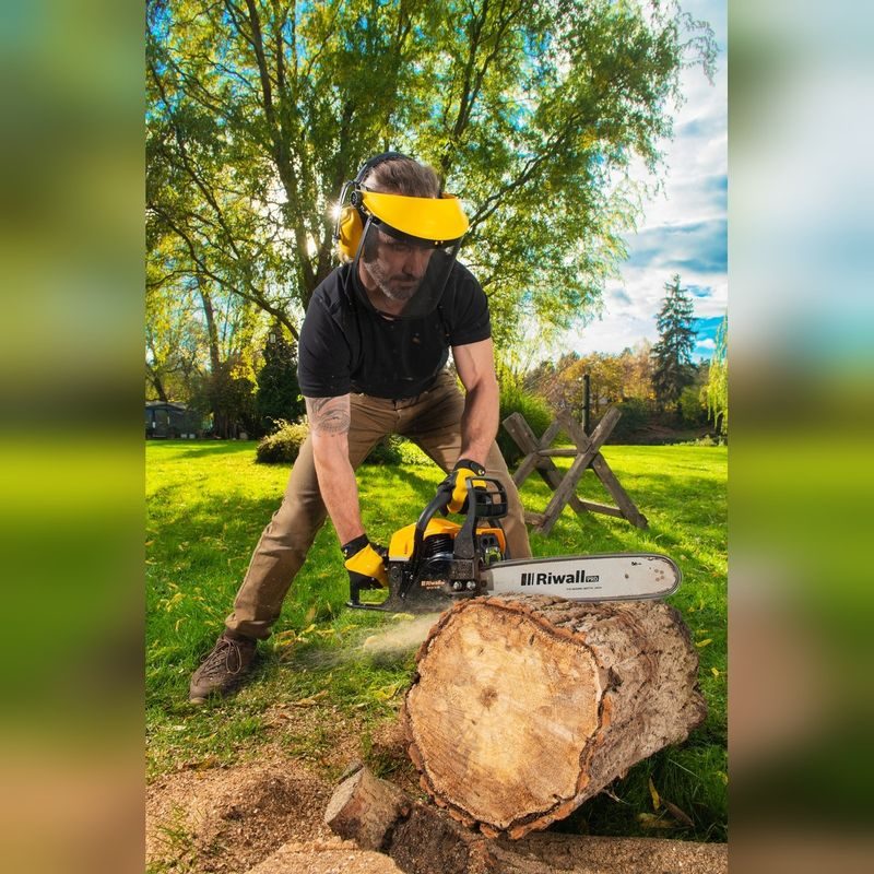 RIWALL PRO RPCS 5140 SET ŘETĚZOVÁ PILA S BENZINOVÝM MOTOREM 49 CCM + NÁHRADNÍ ŘETĚZ + RUKAVICE + OCHRANNÉ BRÝLE - MOTOROVÉ (BENZÍNOVÉ) ŘETĚZOVÉ PILY - ZAHRADA