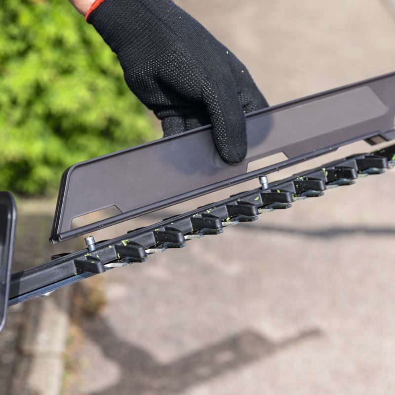 SCHEPPACH BC-HT720-X-SET S2 2X20 V IXES AKU PLOTOSTŘIH + 2X 2AH BATERIE + DUÁLNÍ NABÍJEČKA 2,4 A - AKUMULÁTOROVÝ PLOTOSTŘIH - ZAHRADA