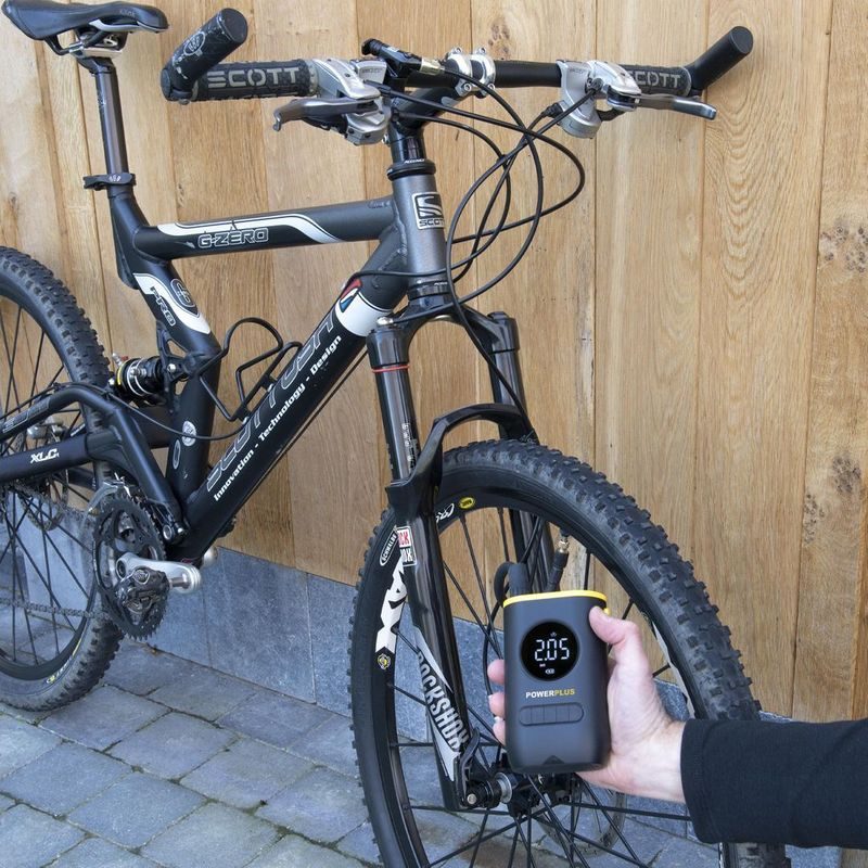 POWERPLUS POWX1710 AKU KOMPRESOR 8V LI-ION - AKU KOMPRESORY - AKU NÁŘADÍ