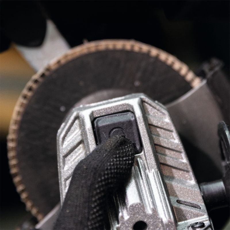 SCHEPPACH BC-AG125-X 20 V IXES AKU ÚHLOVÁ BRUSKA (BEZ BATERIE A NABÍJEČKY) - AKU UHLOVÉ BRUSKY - AKU NÁŘADÍ