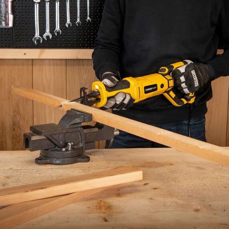 POWERPLUS POWX03971 OCASOVÁ PILA 920 W - PILY OCASKY - ELEKTRICKÉ NÁŘADÍ