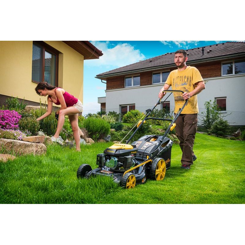 RIWALL PRO RPM 5135 MULTIFUNKČNÍ TRAVNÍ SEKAČKA 4 V 1 S BENZINOVÝM MOTOREM A POJEZDEM - SEKAČKY SE ZÁBĚREM 50-56 CM - ZAHRADA