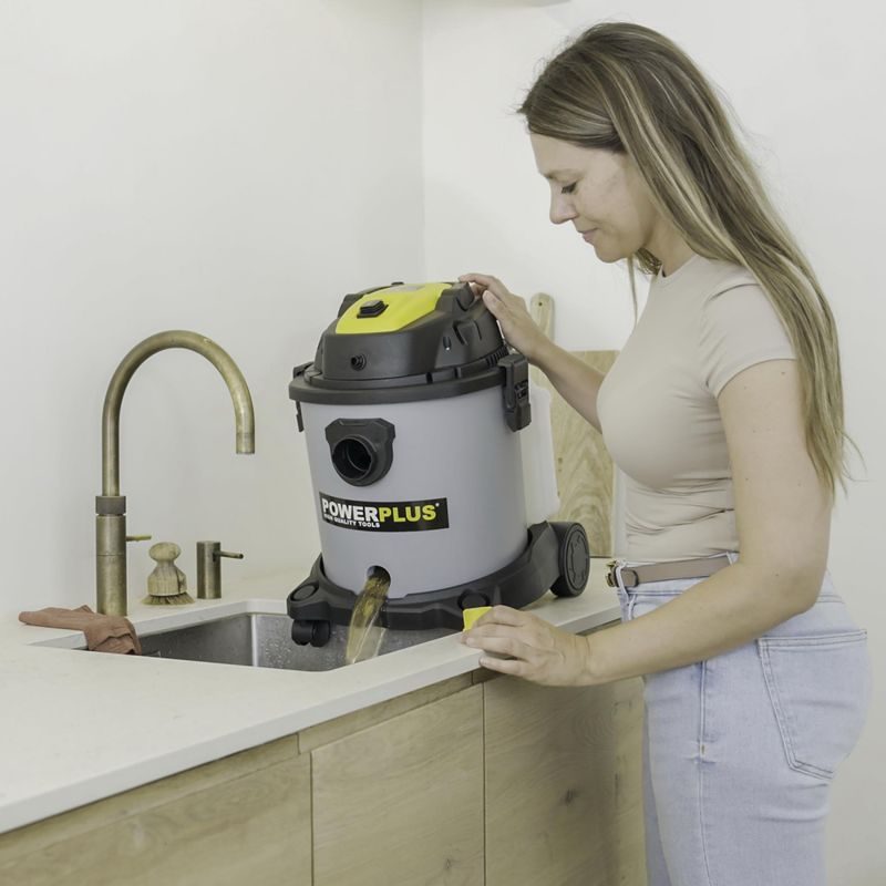 POWERPLUS POWX326 VYSAVAČ SUCHO/MOKRO 1 600 W S TEPOVAČEM - VYSAVAČE - ELEKTRICKÉ NÁŘADÍ