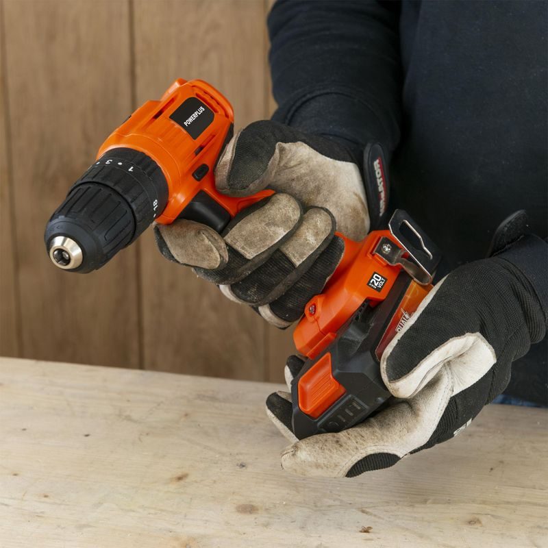 POWERPLUS POWDPO1110 AKU ŠROUBOVÁK / VRTAČKA S PŘÍKLEPEM 20V SET - AKU ŠROUBOVÁK 18V - 20V - AKU NÁŘADÍ