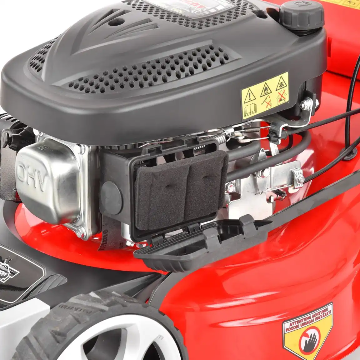 Výkonný OHV motor s kvalitní filtrací vzduchu