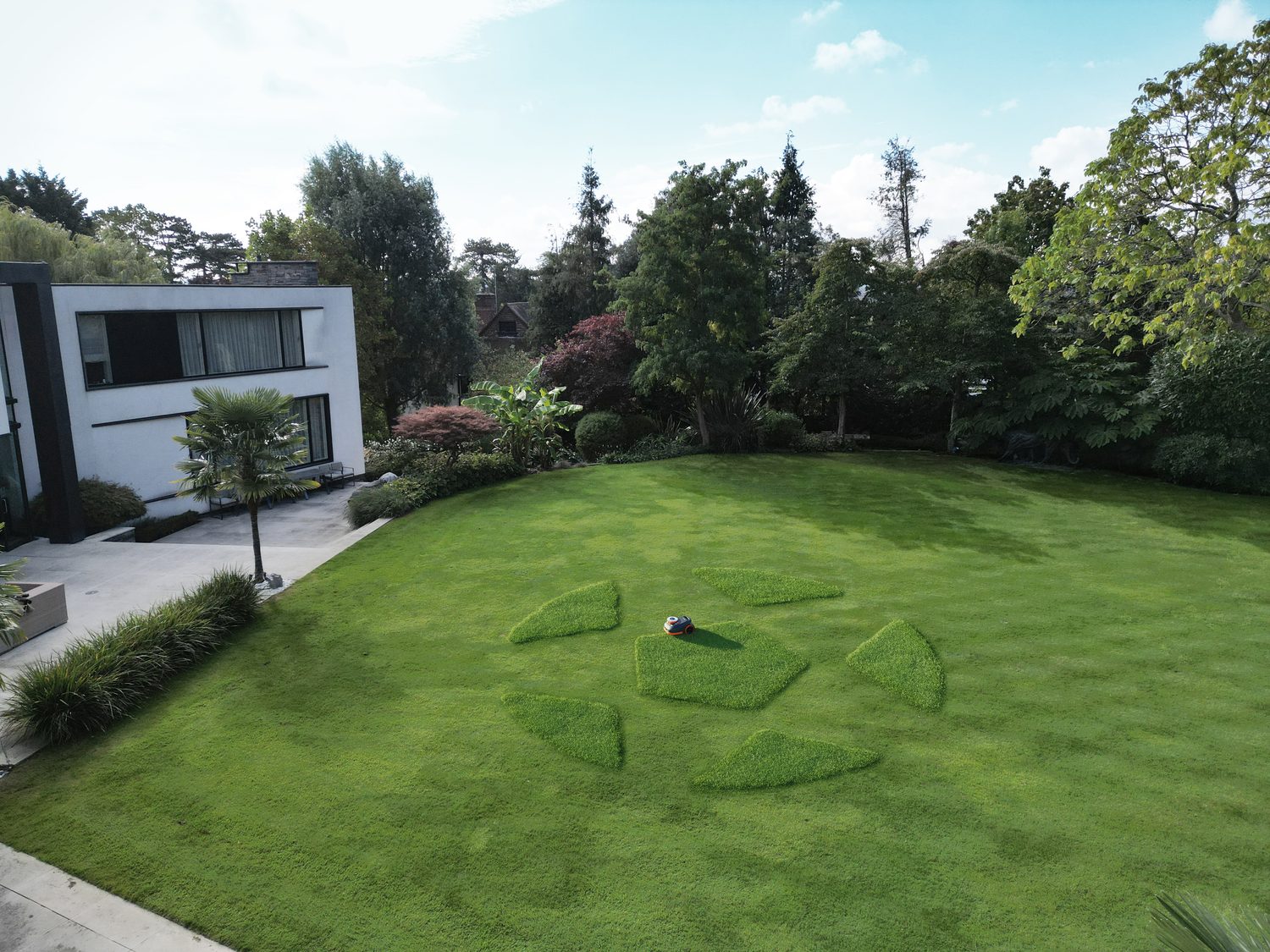 Drawing function – custom pattern in lawn